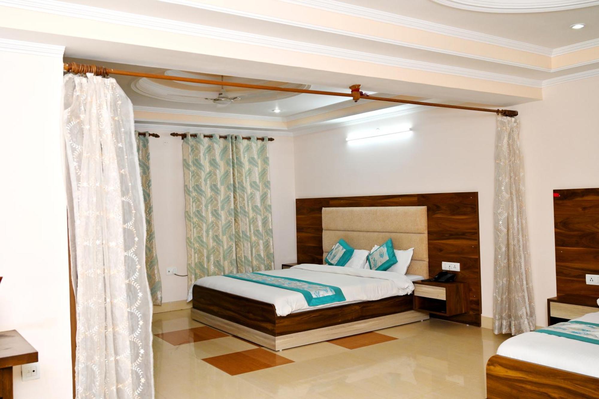 Hotel Prasanna Inn Rishīkesh Esterno foto